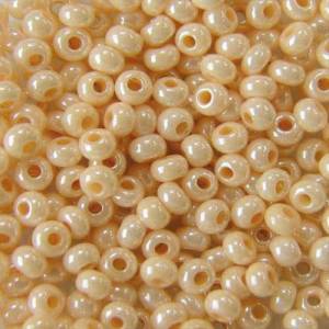 Круглый бисер - Размер 10 - - 46112 I - - Категория I - - 50 гр.